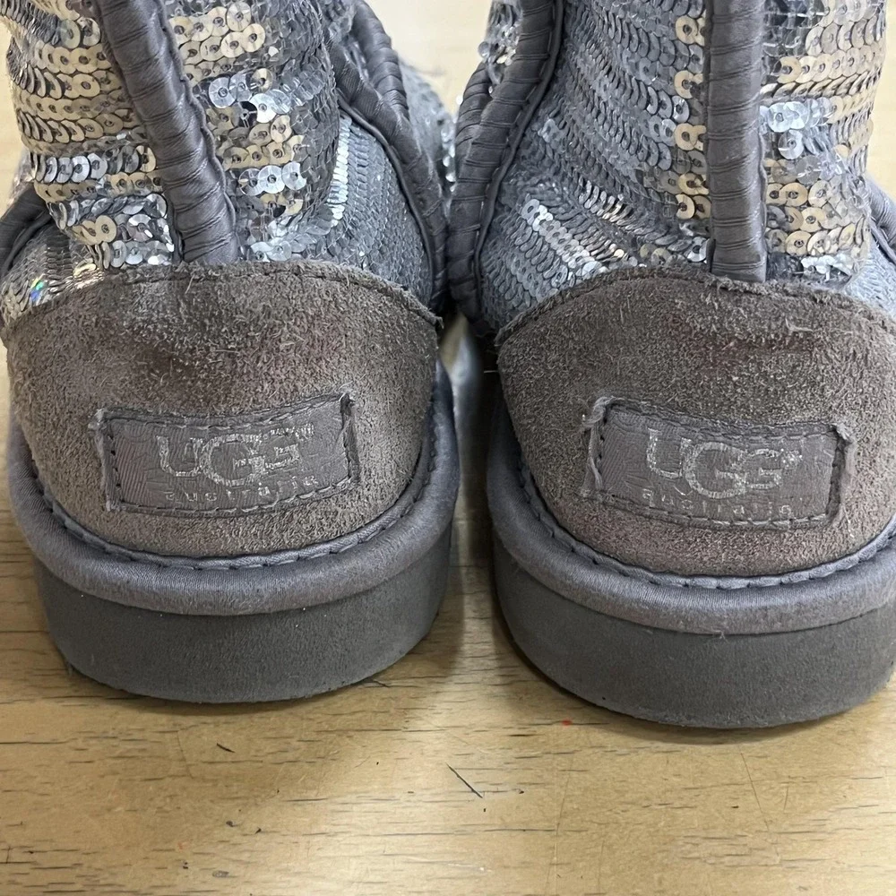UGG Australia Boots Girls Size 3 Gray Silver Sequin Shearling Lined Snow‎